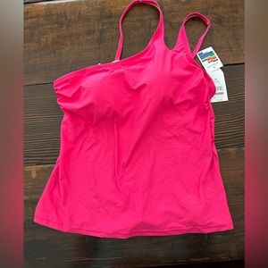 🩷 Hot pink swim top with stylish side straps